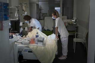 Les conditions de travail du personnel infirmier doivent être améliorées. Le Conseil fédéral pose les jalons de la 2e étape de l'initiative sur les soins infirmiers (archives).